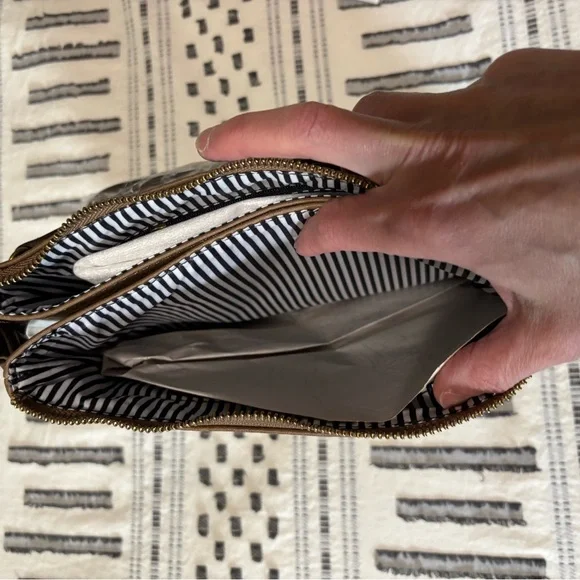 Market & Spruce Taupe Nora Crossbody Bag - Picture 3 of 5